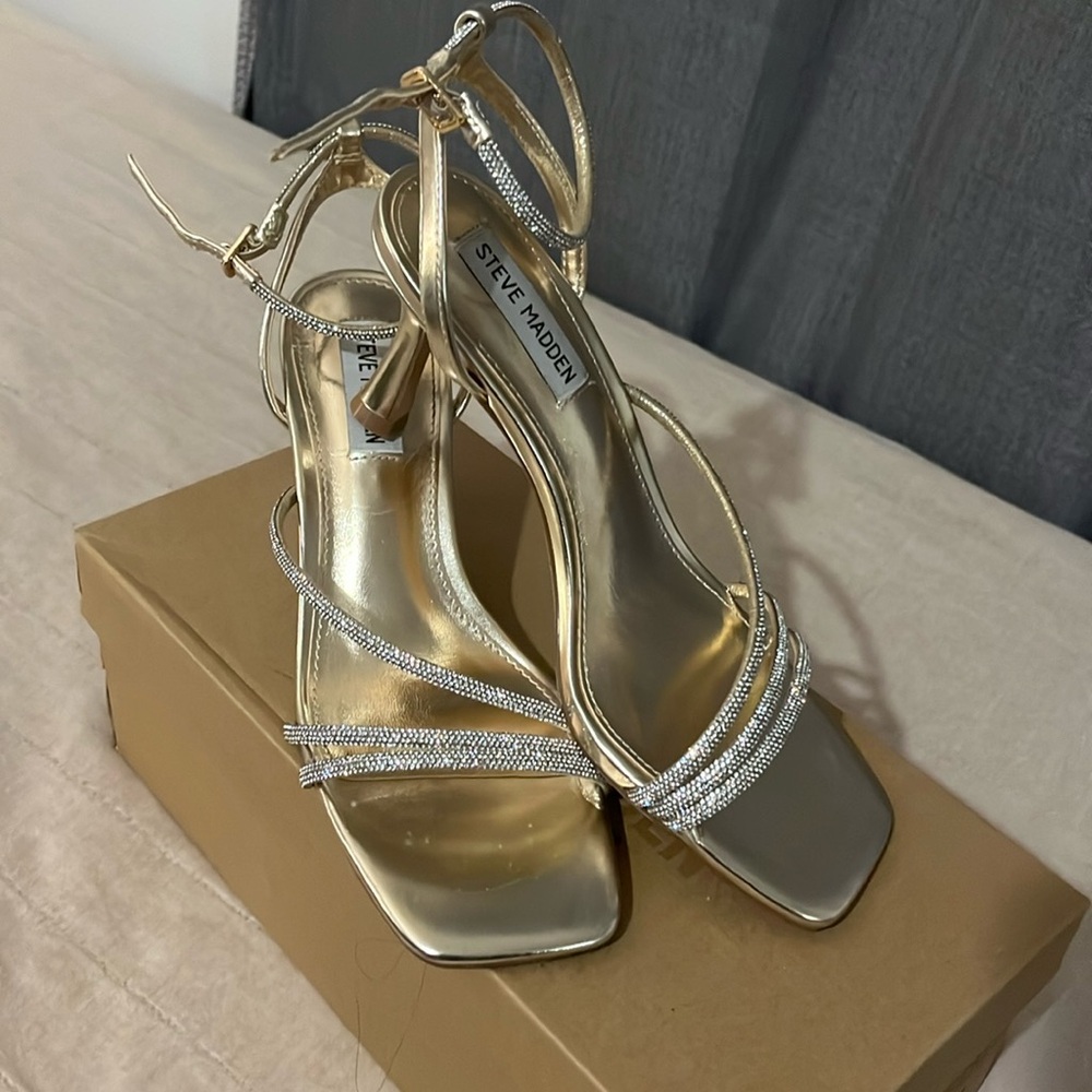 Steven Madden 3in gold heels rhinestones